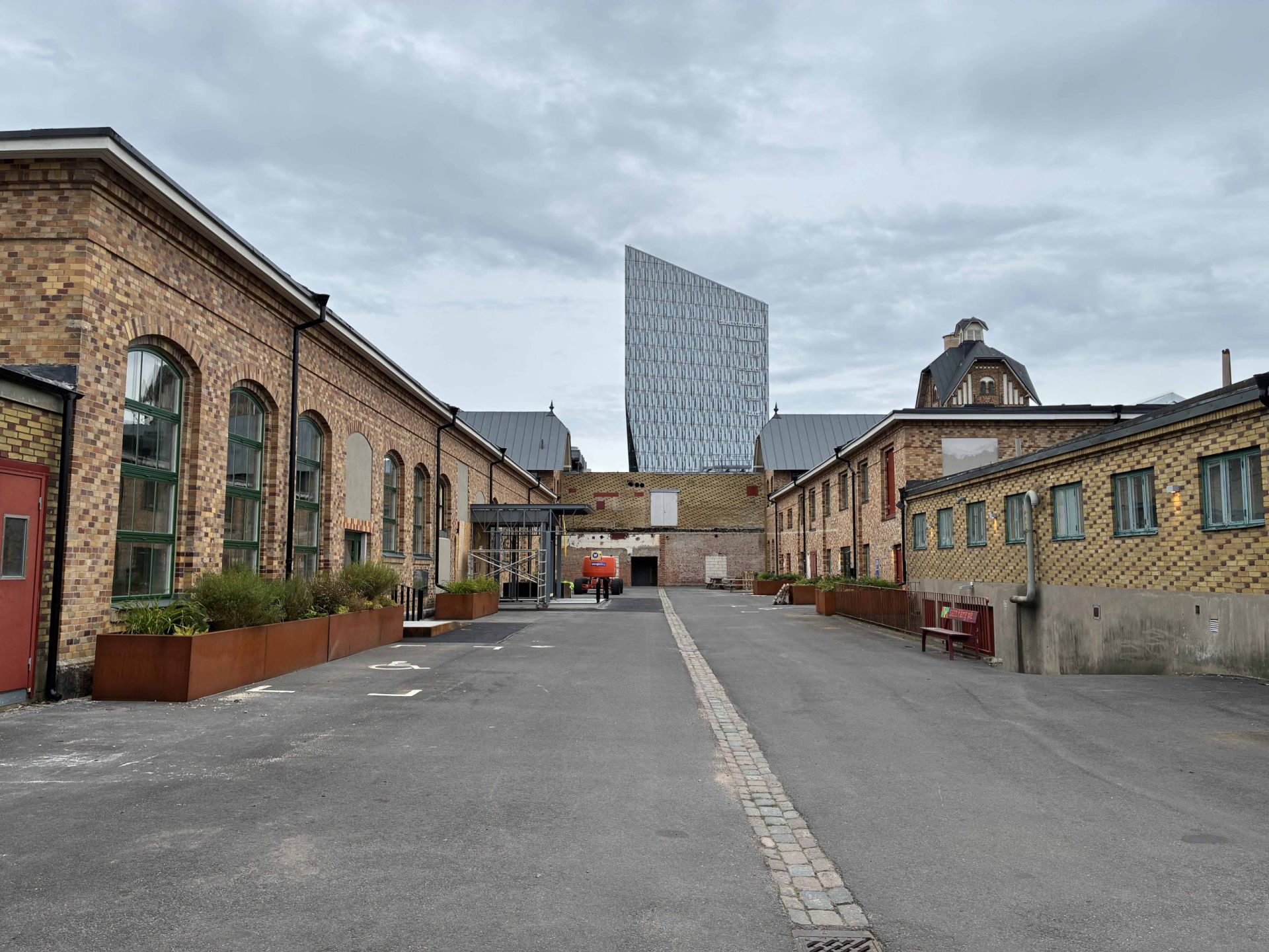Fasadbild på Slakthuset som byggs om till Göteborgs Konsthall